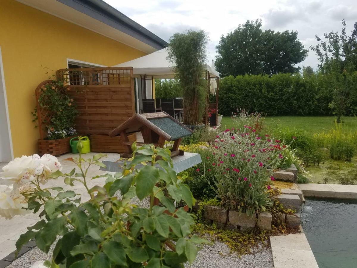 Ferienhaus Zum Imker Velten Buitenkant foto