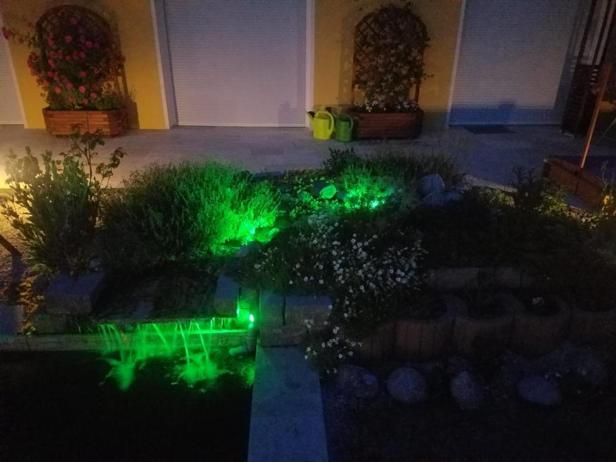 Ferienhaus Zum Imker Velten Buitenkant foto