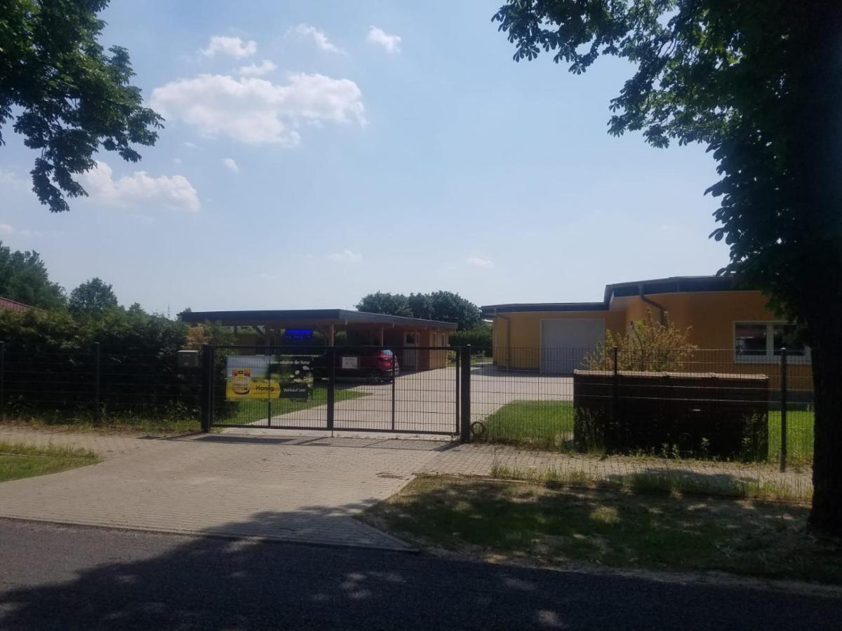 Ferienhaus Zum Imker Velten Buitenkant foto